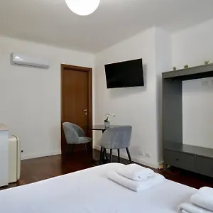 Palatino 28 Rome