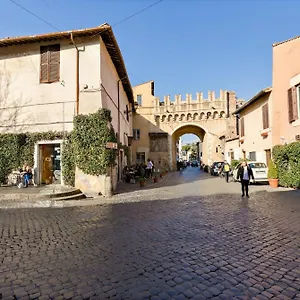 Trastevere House With Balcony,quiet New Rome