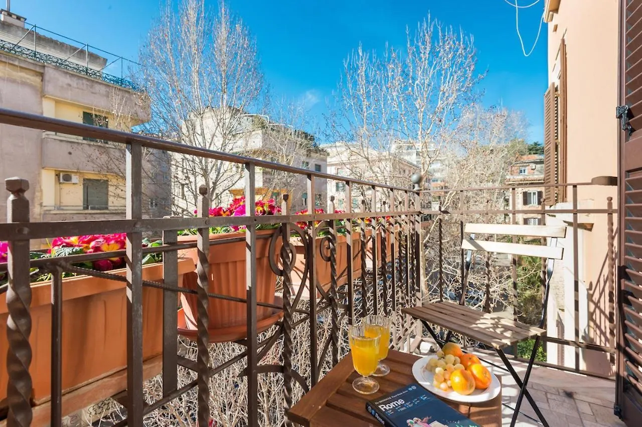 Trastevere Glorioso Wood 2 Bedrooms Apartment Rome Italy