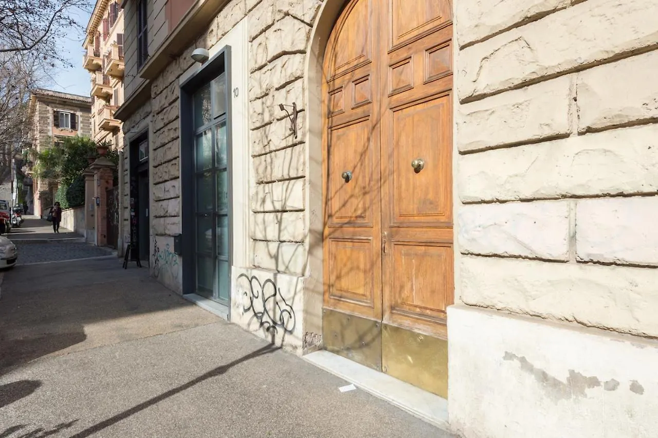 Trastevere Glorioso Wood 2 Bedrooms Apartment Rome